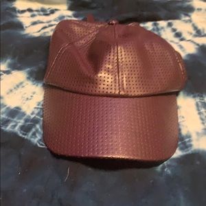 Maroon mesh hat
